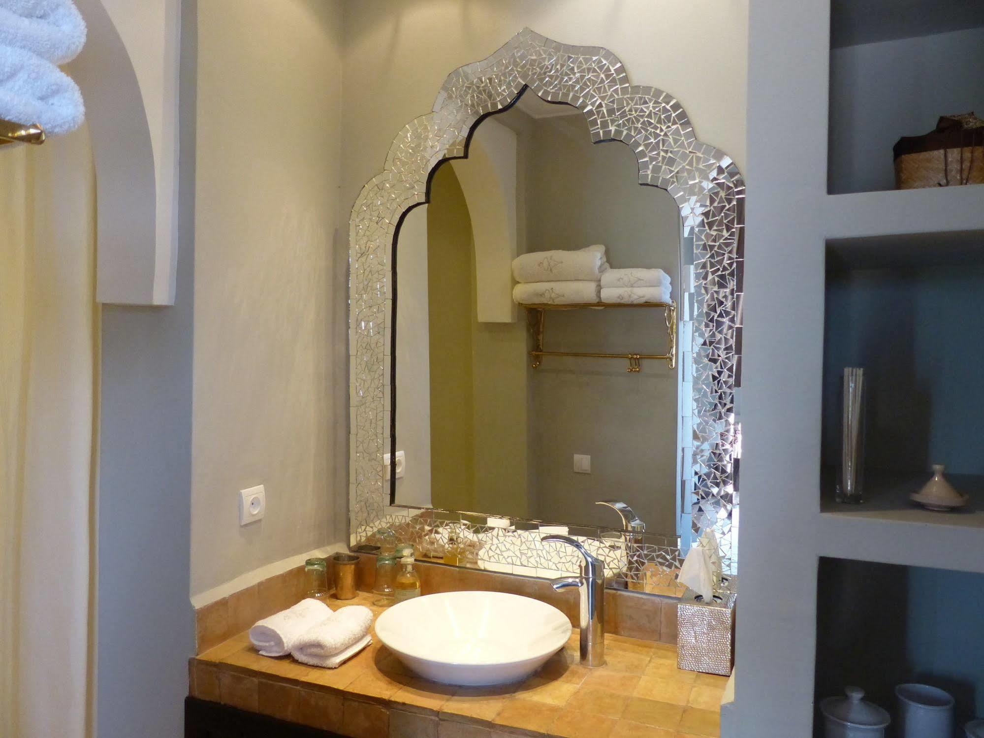 Le Cazar Hotel El Ain Eksteriør billede