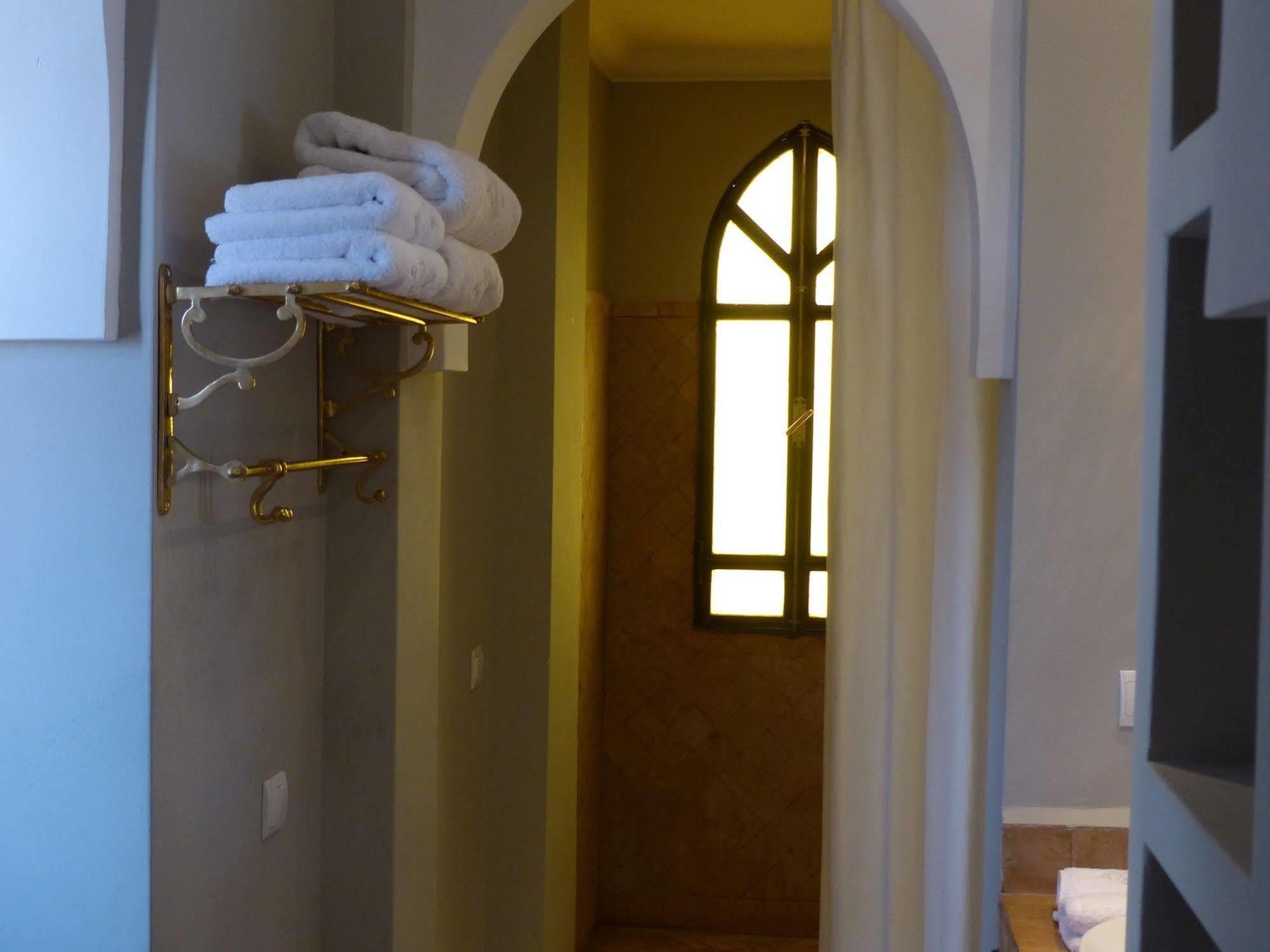 Le Cazar Hotel El Ain Eksteriør billede