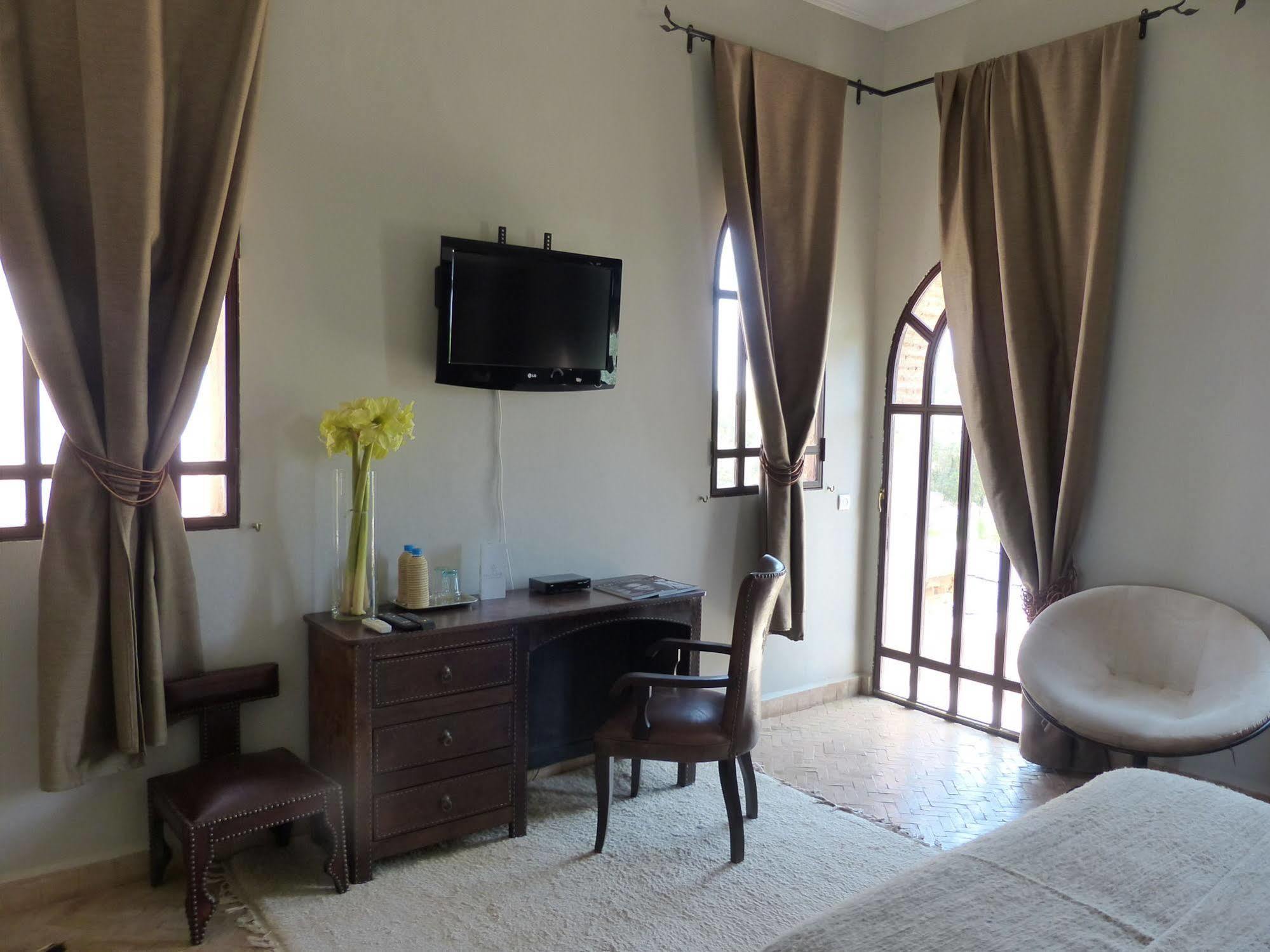 Le Cazar Hotel El Ain Eksteriør billede