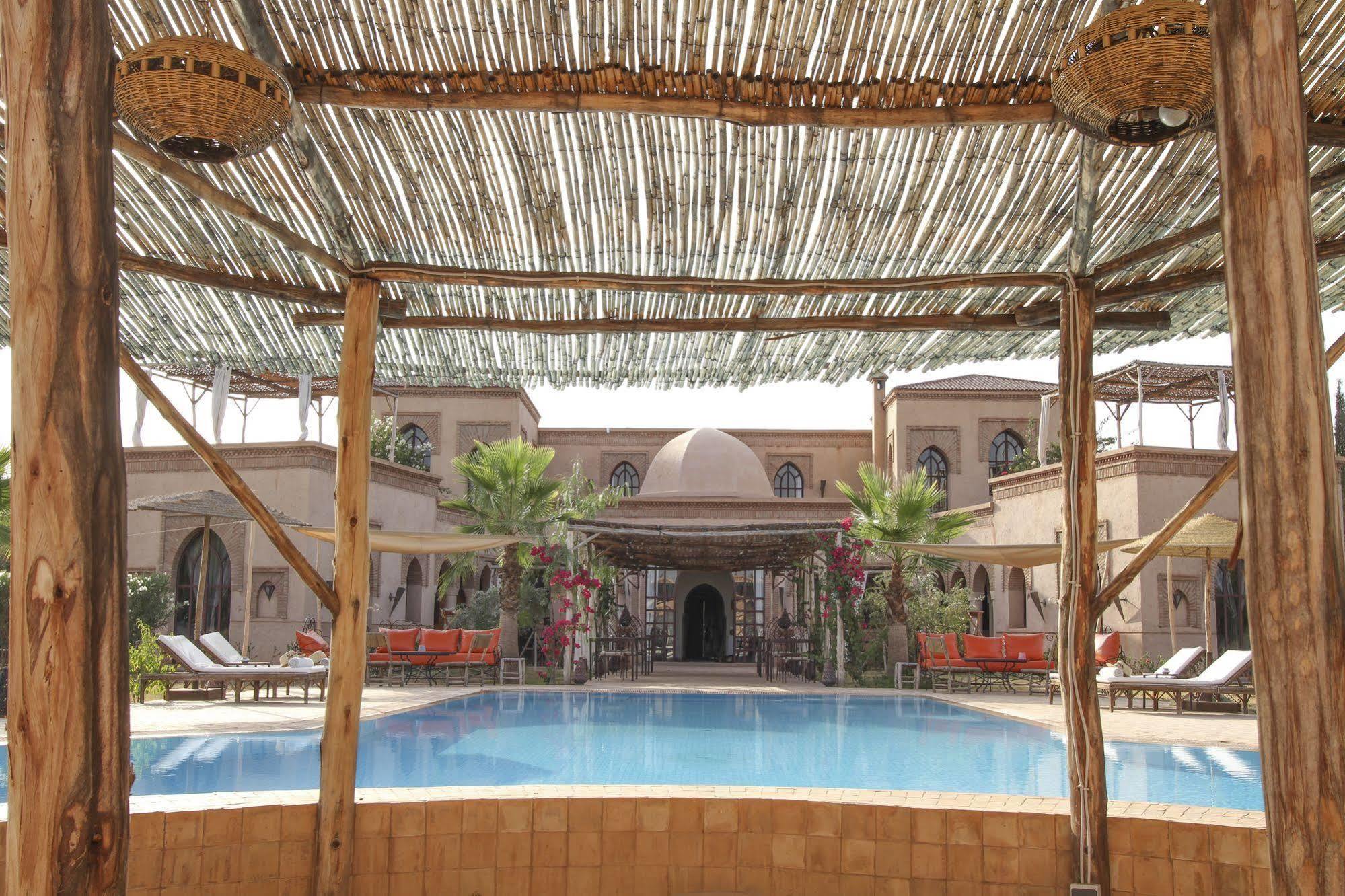 Le Cazar Hotel El Ain Eksteriør billede