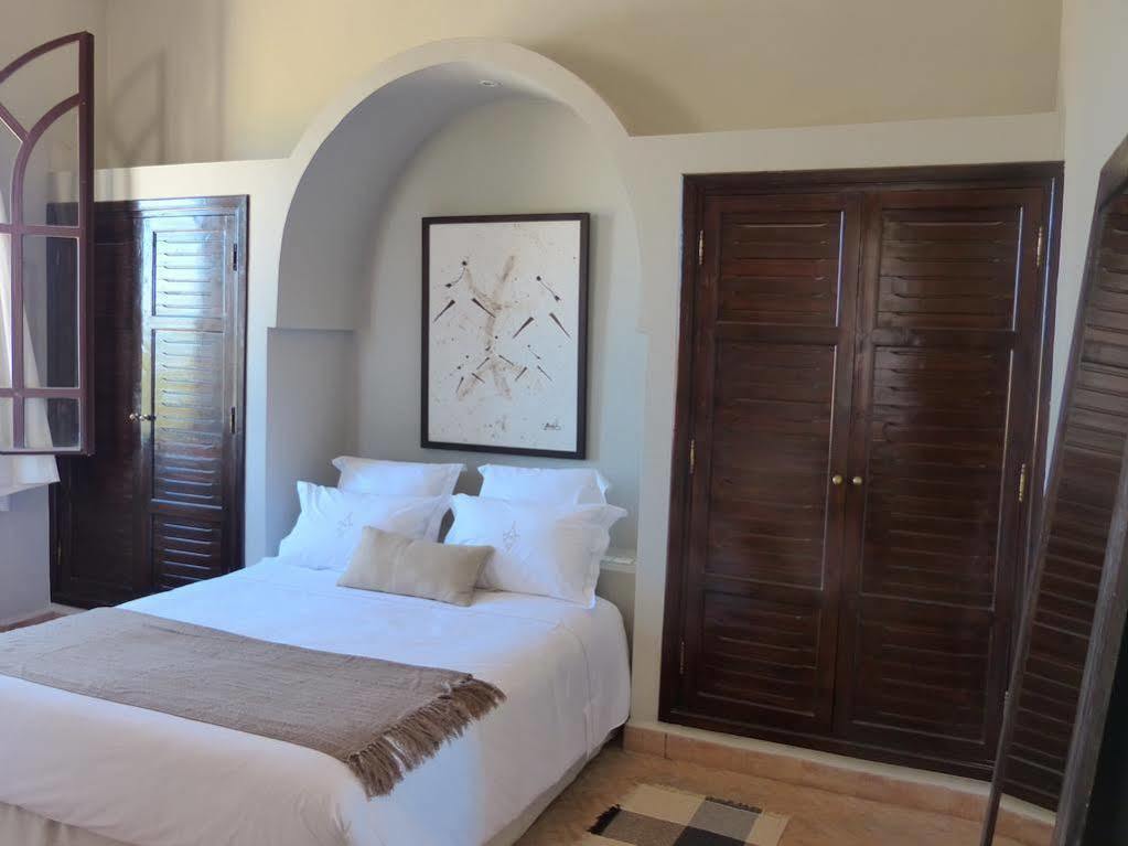 Le Cazar Hotel El Ain Eksteriør billede